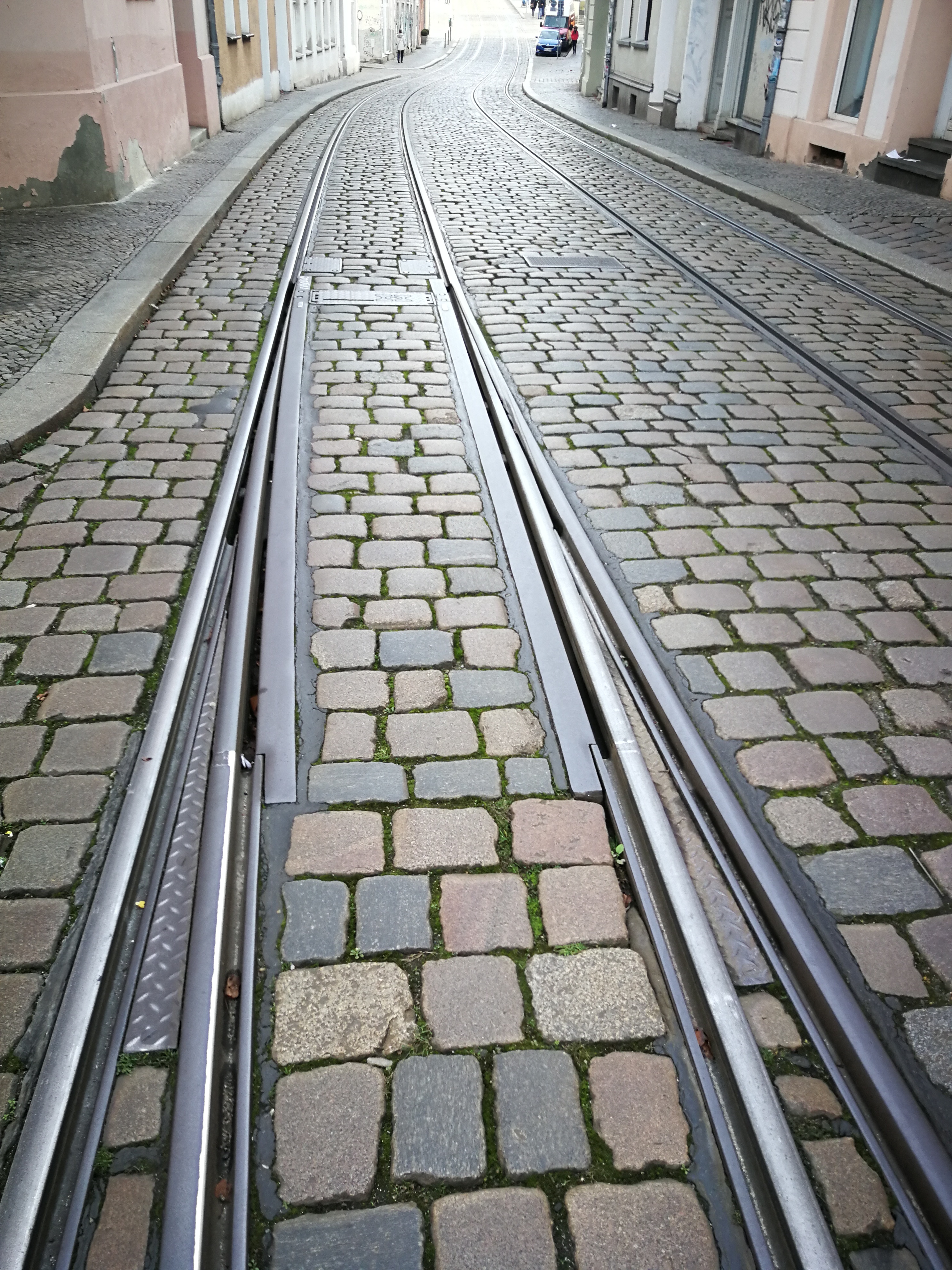 Kopfsteinflaster und Schienen in der Ritterstraße